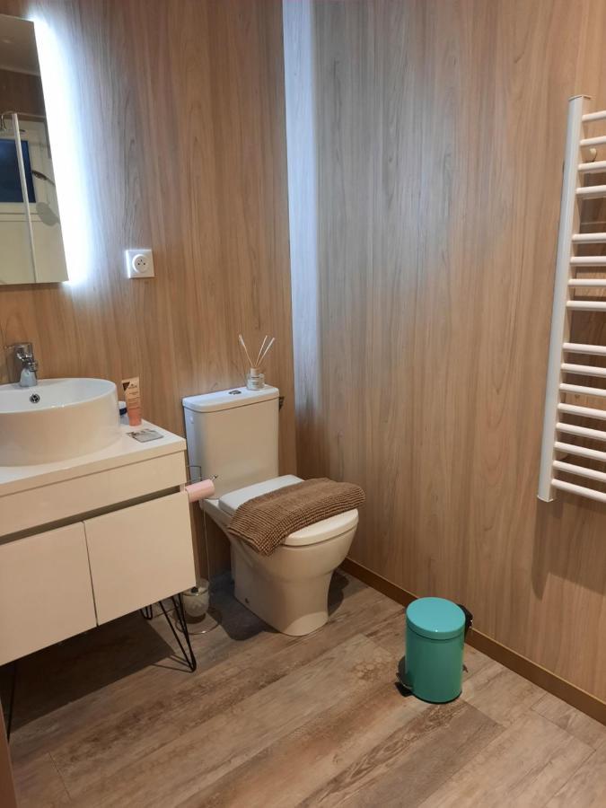 Le Lodge Des Chenes Brousses-et-Villaret Экстерьер фото