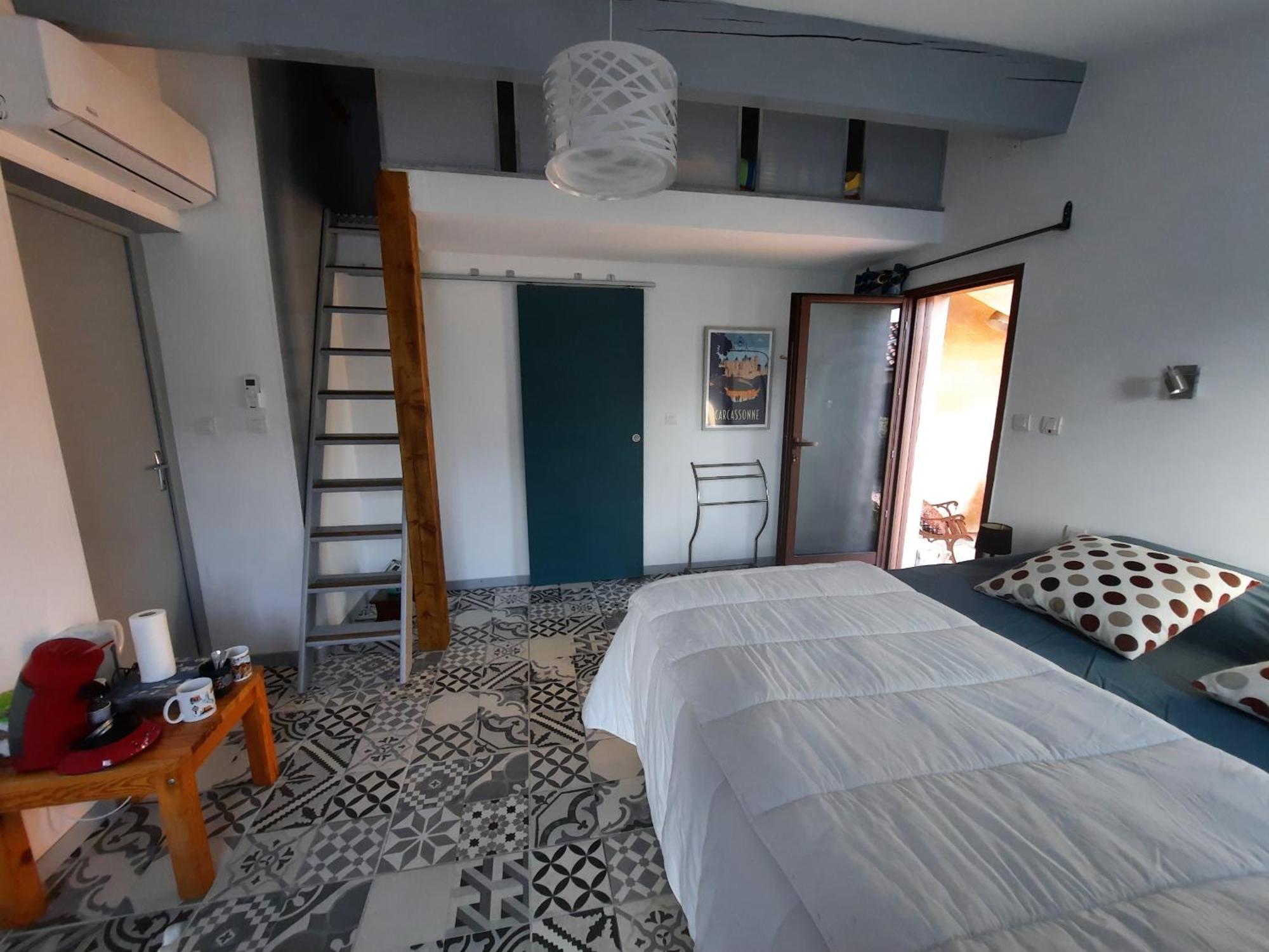 Le Lodge Des Chenes Brousses-et-Villaret Экстерьер фото